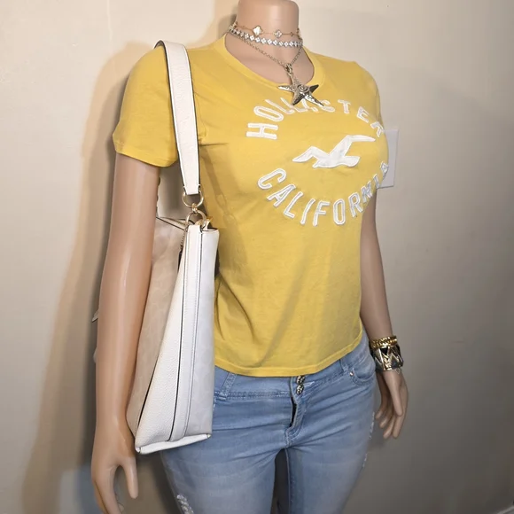 ☆Hollister Yellow Logo Crewneck Tee☆ - Picture 3 of 3